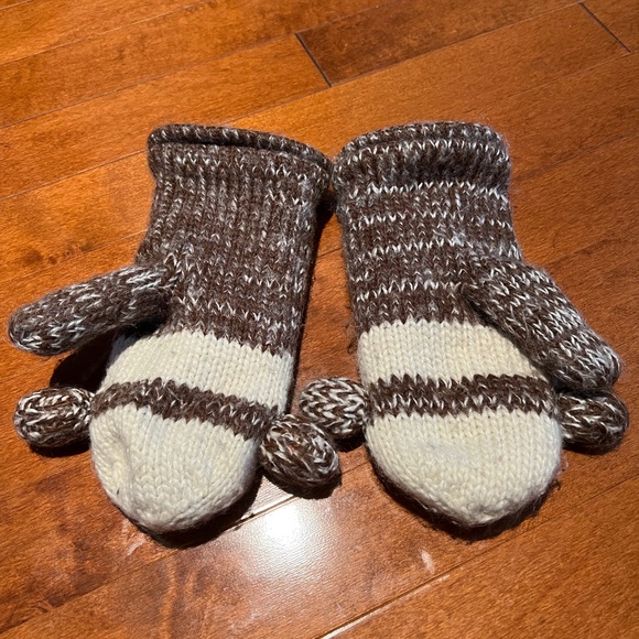 Monkey hat and mittens - Picture 6 of 10